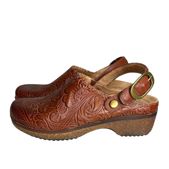 Brioso the Robson Tooled Leather Clogs Women's Size 7 - Picture 1 of 12